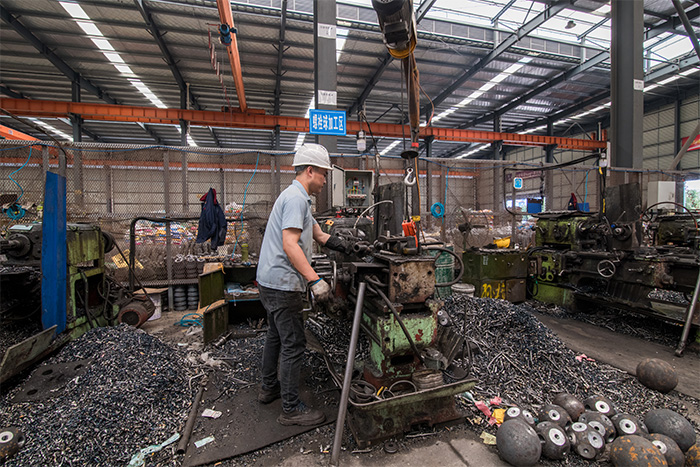 新乡网架配件-螺栓球加工车间